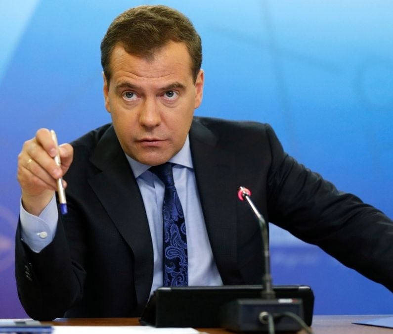 Зловеща заплаха от Медведев: Ще отговорим с тактическо ядрено оръжие, ако..
