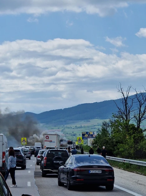 Пъклен ужас на 'Тракия', чуват се сирени, хвърчат спешни екипи