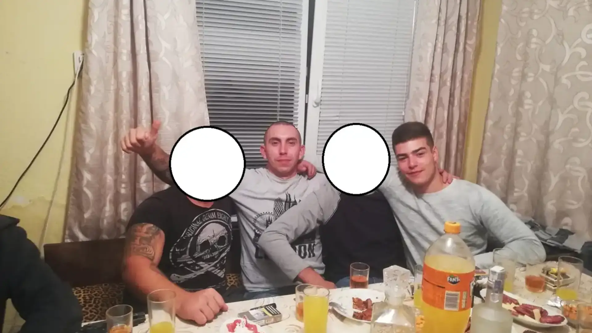 Миг преди смъртта: Снимка от убийството в Каравелово