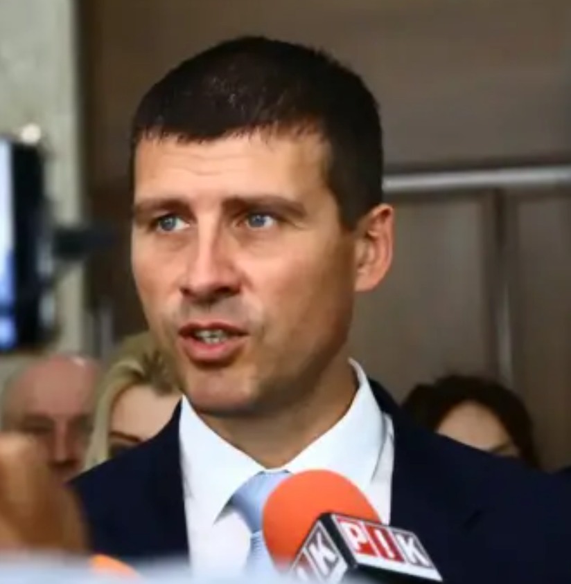 Ивелин Михайлов проговори за 'гаджето' си - Покахонтас от БАН