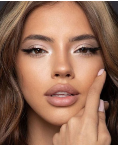 Дженифър Лопес ли?! Дара показа тяло за грях по бански – всяка извивка си е на мястото! СНИМКИ