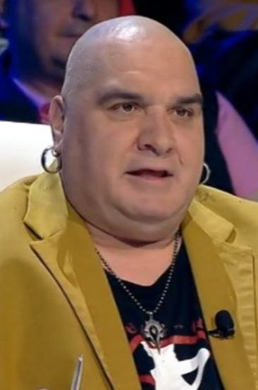 На тати момичето! Дъщерята на Фънки скъса с детския имидж – Карла е по-красива и от ергенките (Снимки):