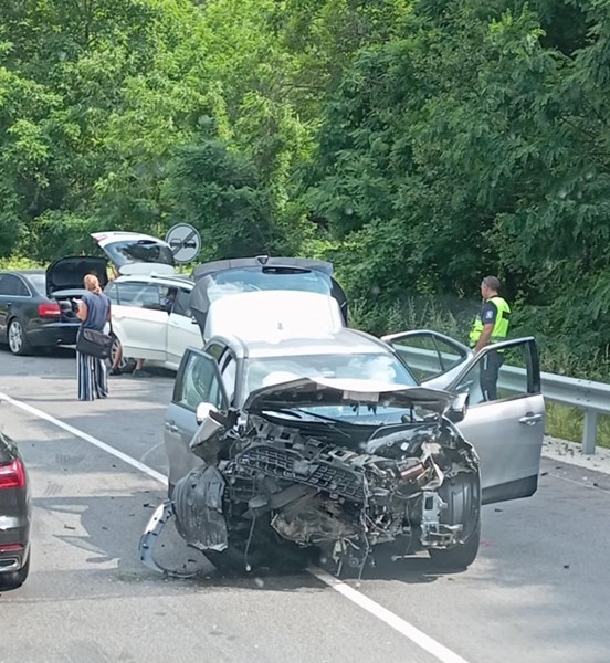 Извънредно! Тежка катастрофа току що, загинал е…