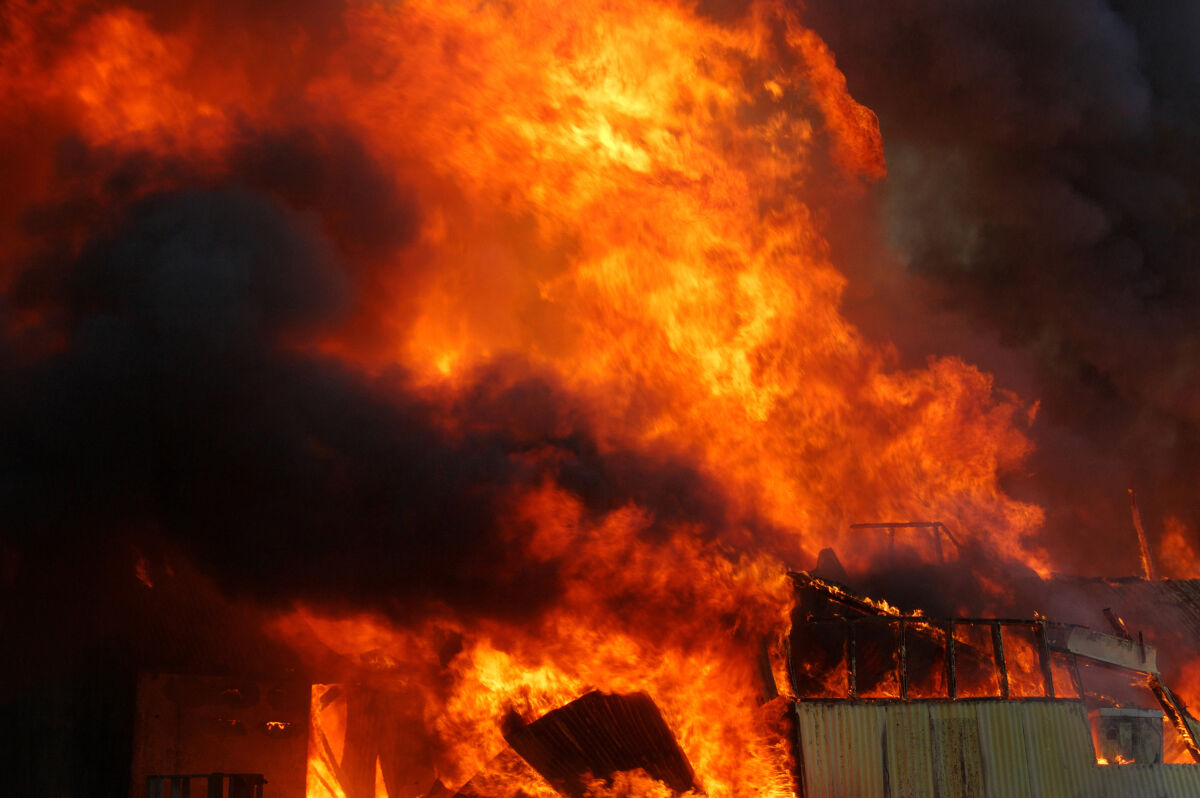 СОФИЯ В ПЛАМЪЦИ! Голям пожар в „Овча купел“ (ВИДЕО)