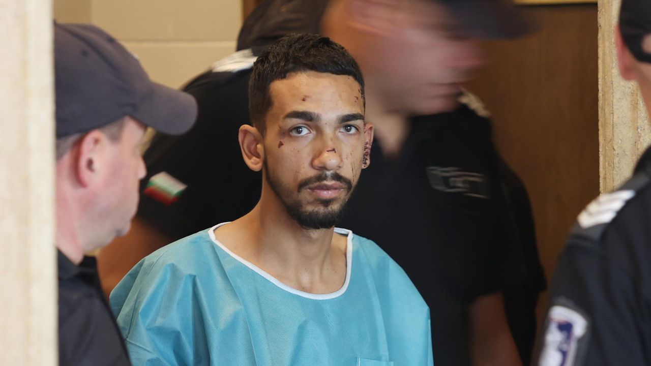 Виктор, врязал се в автобус и убил човек, взел листовките от втория път