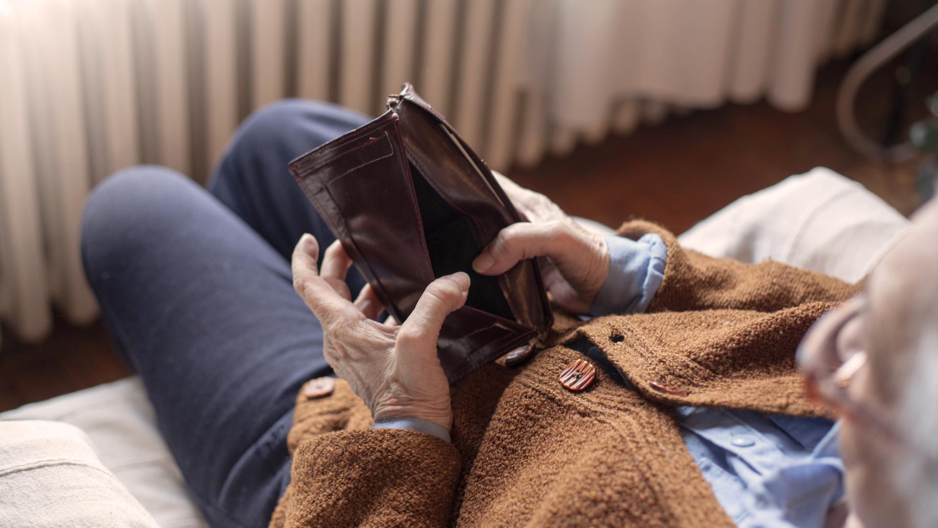 Запор на пенсии заради..