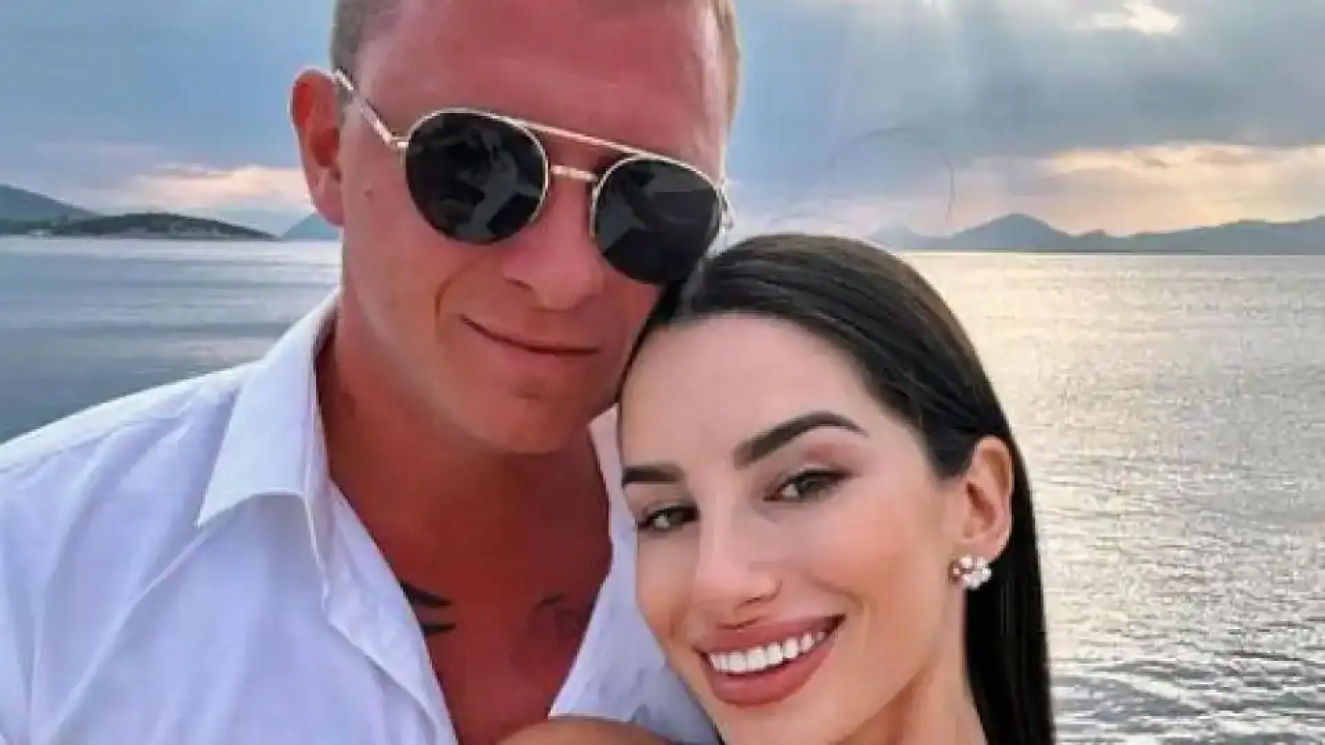 Потрес: Бачорски изгони жена си заради…