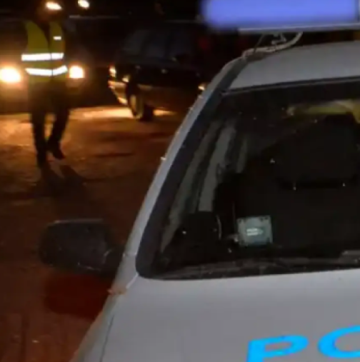 Извънредно: Пиян без книжка шофьор се вряза с колата си в автобус-Една жена загина, а друга в тежко състояние