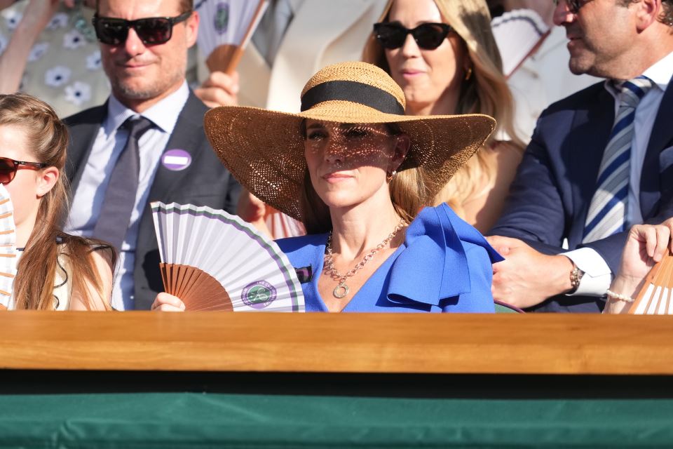 Кейт трибуни