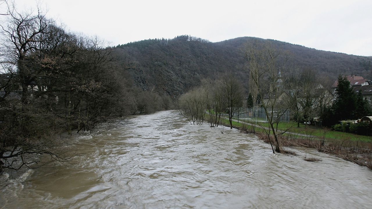 За 24 часа се очакват 80 литра на квадрат в България, има риск от наводнения и свлачища