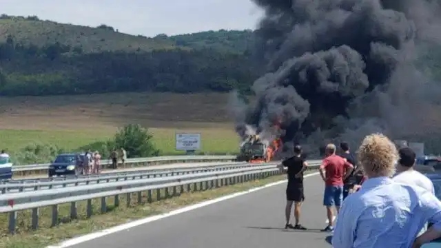 Първи снимки и видео от огнения ад на АМ “Струма”