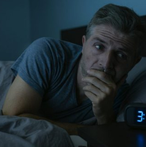 Събуждате се между 3 и 5 часа сутринта? Това не е безсъние, а сигнал от тялото ви – и ето за какво крещи то