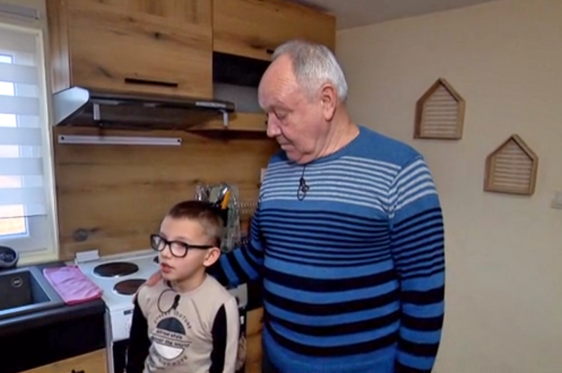 Как живеят 8 годишният Марти и неговия дядо след предаването „Бригада нов дом“?