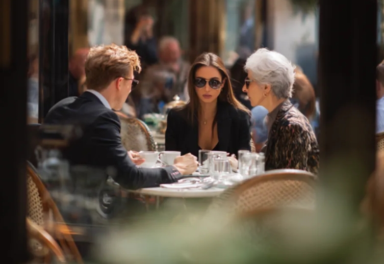 Моята нова снаха изкрещя: „Той не е моето дете!“ и забрани на внука ми да присъства на сватбените снимки — затова се намесих, за да покажа на всички коя е всъщност.