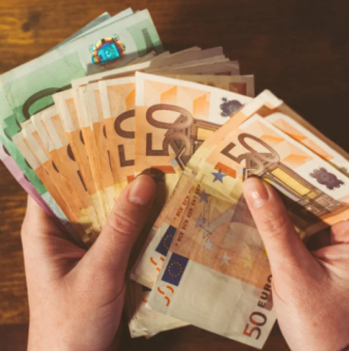 Пари, любов и нови възможности идват: Една зодия получава всичко до 15 септември!