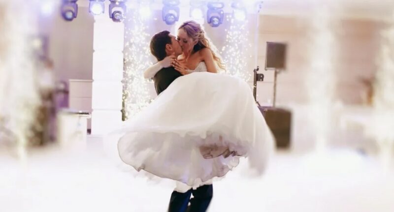 Моята нова снаха изкрещя: „Той не е моето дете!“ и забрани на внука ми да присъства на сватбените снимки — затова се намесих, за да покажа на всички коя е всъщност.