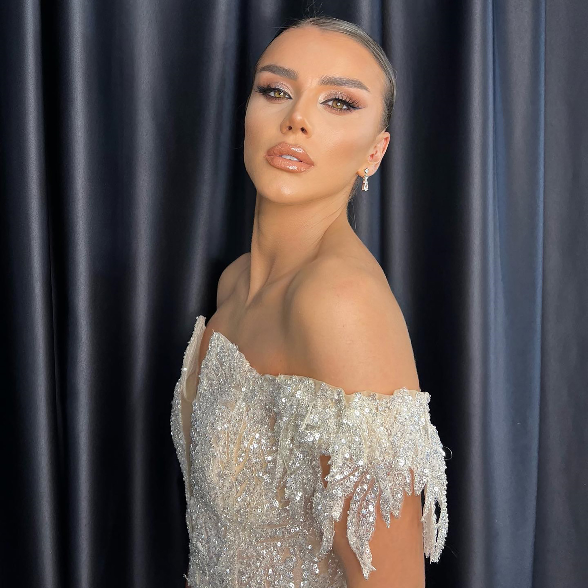 Beauty queen Guler Erdogan, 27, dies in horror bridge plunge while 'fleeing  police' in Turkey after boozy night out | The Irish Sun