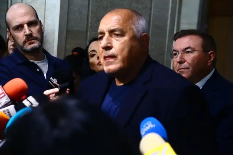 Борисов излезе ядосан и ги попиля всички, ето каква се случва