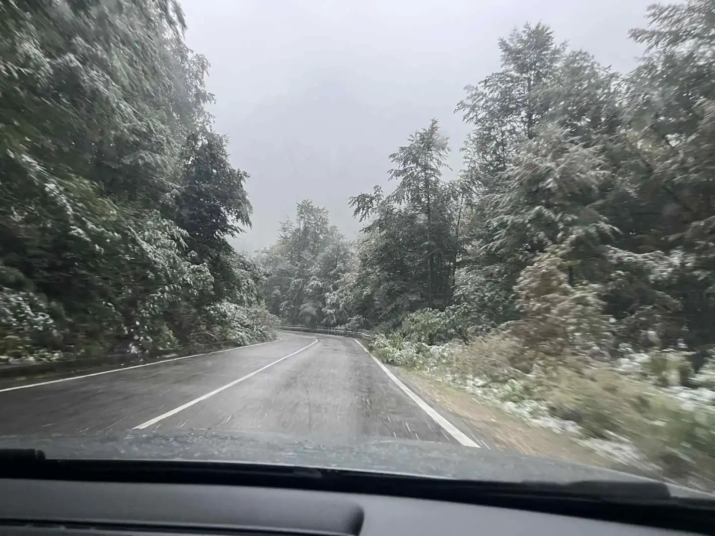 сняг на пътя Петрохан