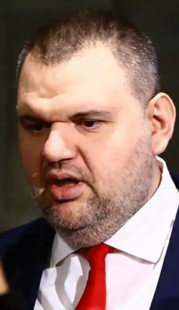 Пеевски скочи извънредно след предложението на Христов за президента: Искам го Румен на терен!