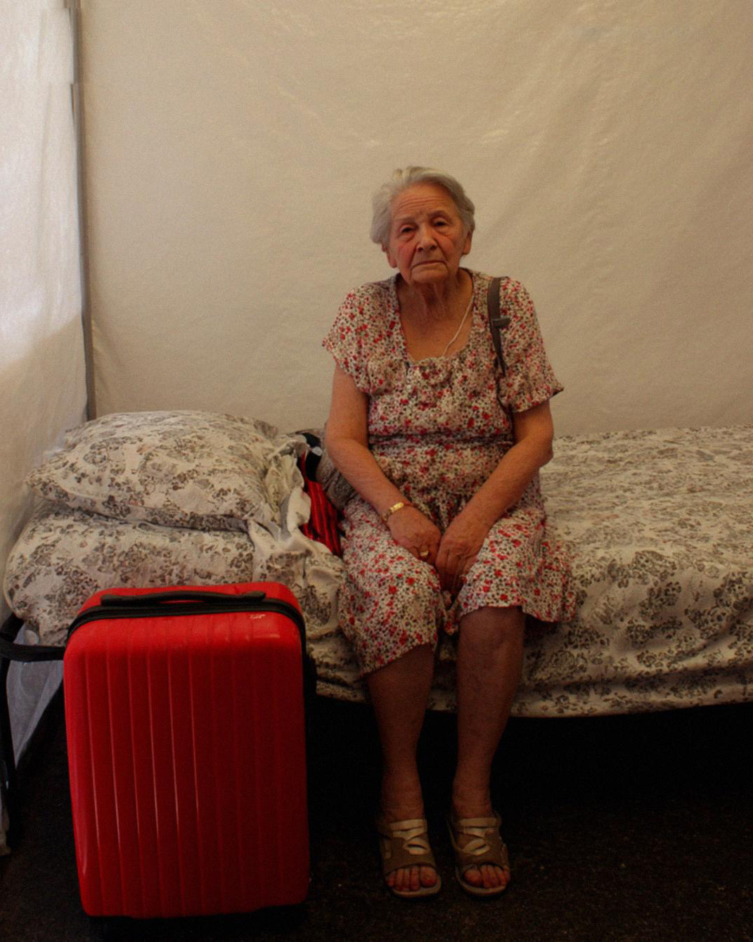 Аз съм на 67 години и преди месец претърпях операция за смяна на тазобедрена става. Лекарят каза, че имам нужда от грижи, затова синът ми Даниел настоя да остана в дома му през първите няколко седмици след операцията….