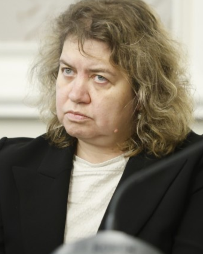 Киселова си отива, ето кой ще я замени като шеф на НС! Снимка