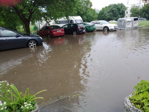 Циклон докарва МНОГО дъжд в България до дни, ето къде ще е