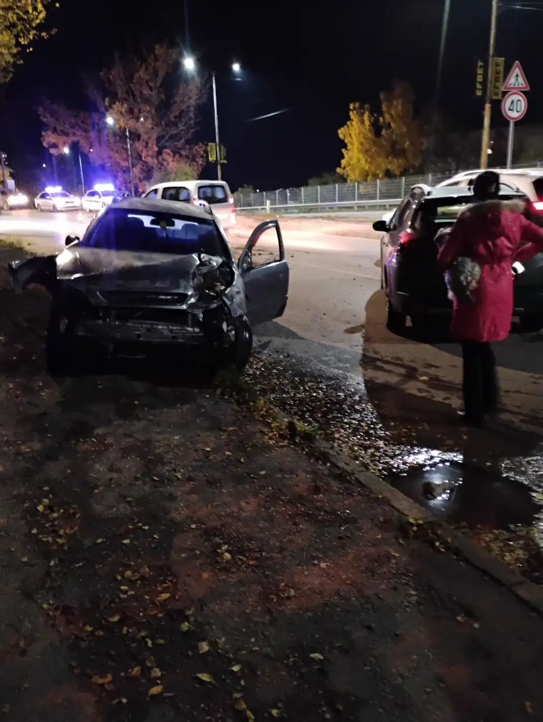 Пиян полицай помете колата на семейство от Перник, после ги…
