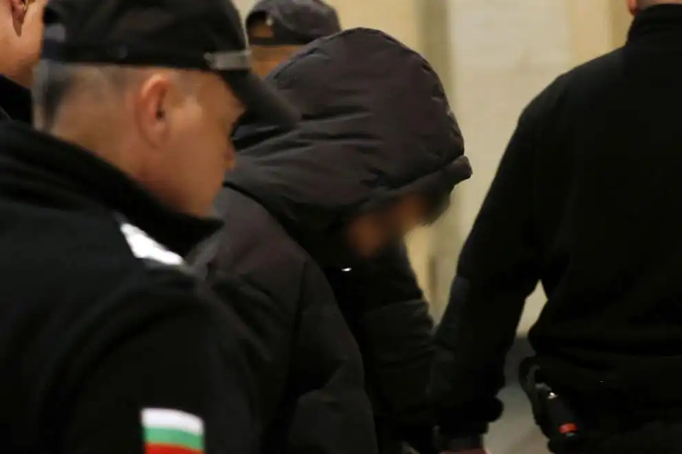 Ето го младежа, убил 15-г. в мол в София Снимки