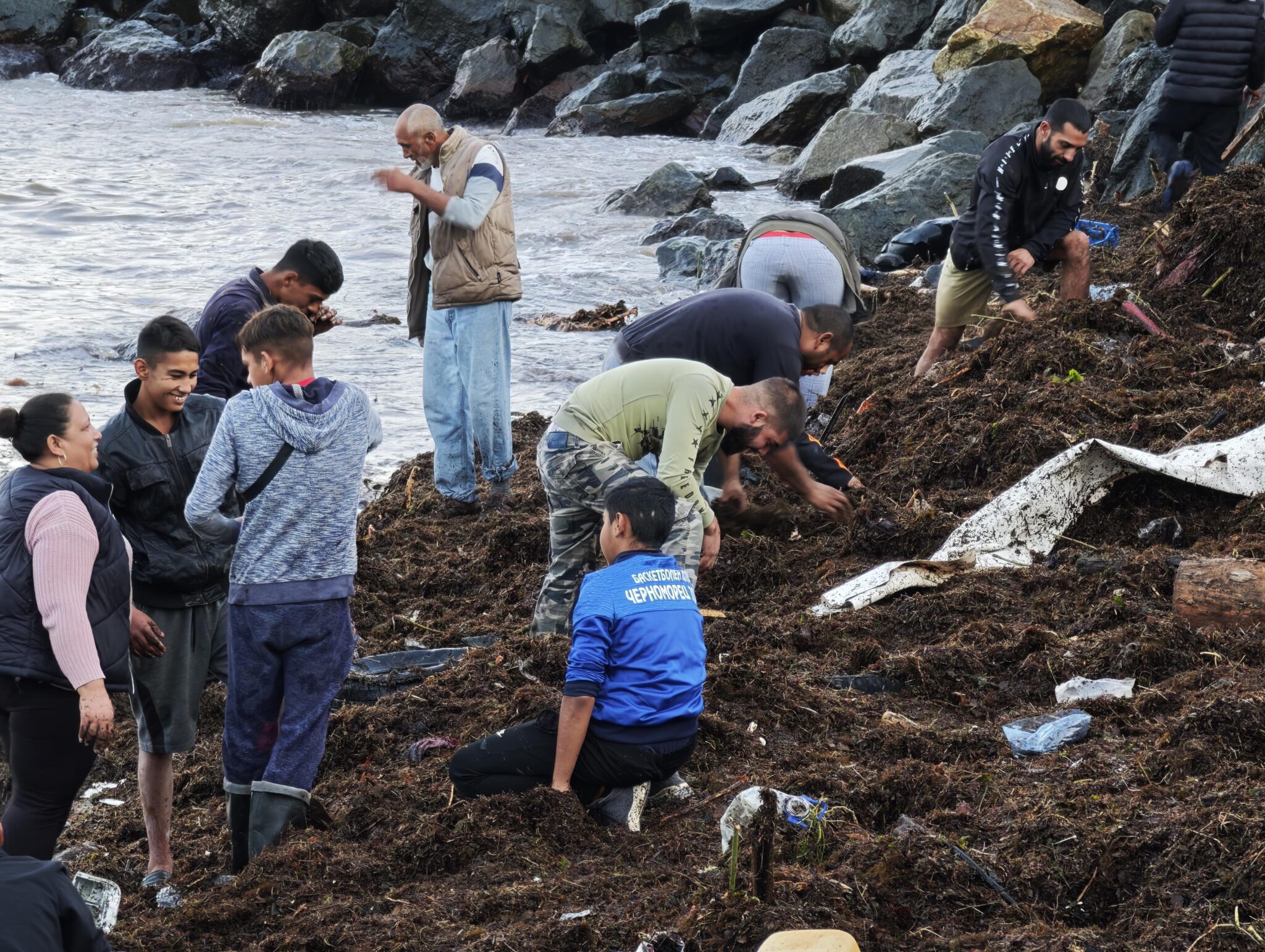Разкритие: Ето какво точно е имало в отнесения от потопа сейф в Царево