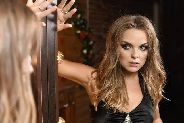 beautiful girl 6665012 640.jpg