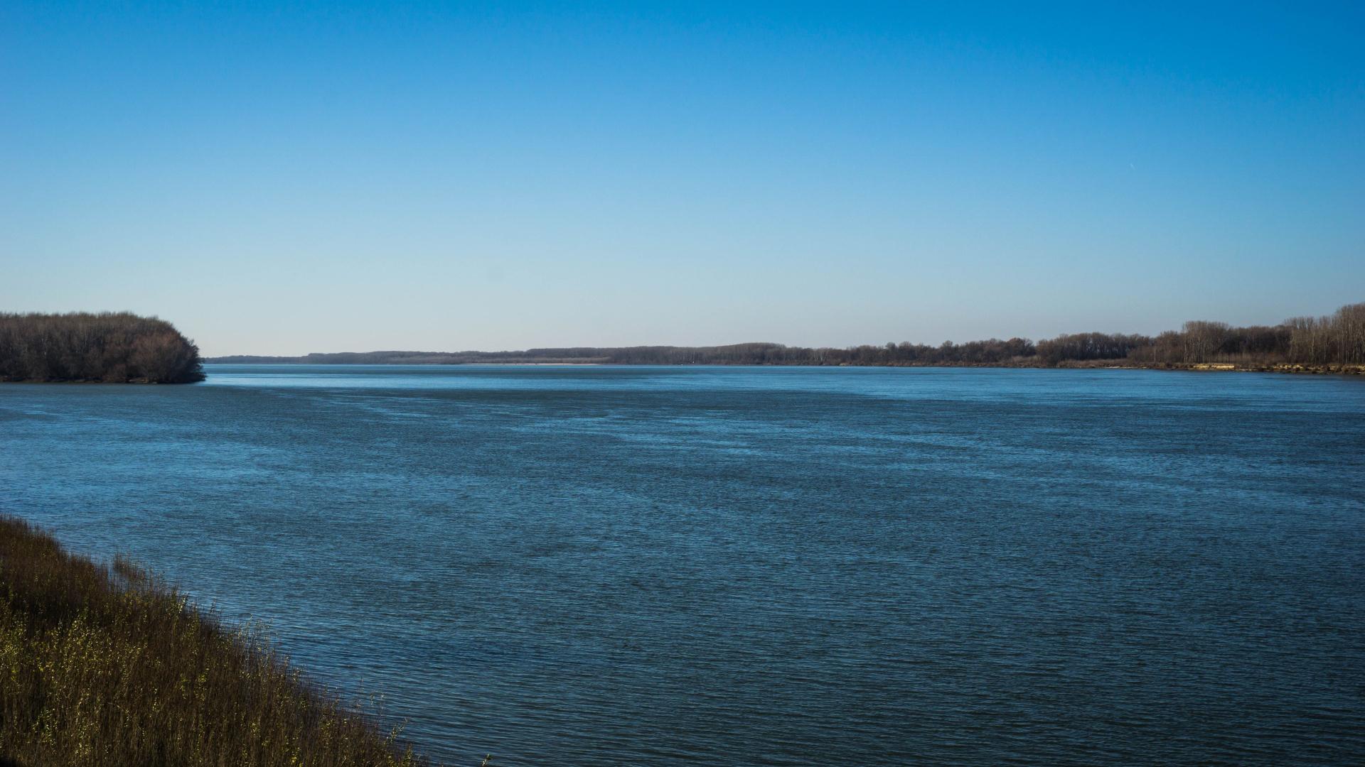 Нещо страшно се случва с Дунав Снимки
