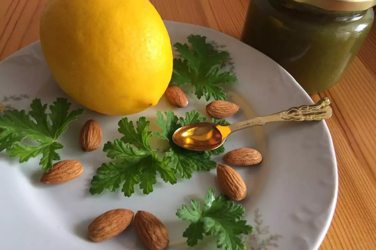 индрише бадеми и мед