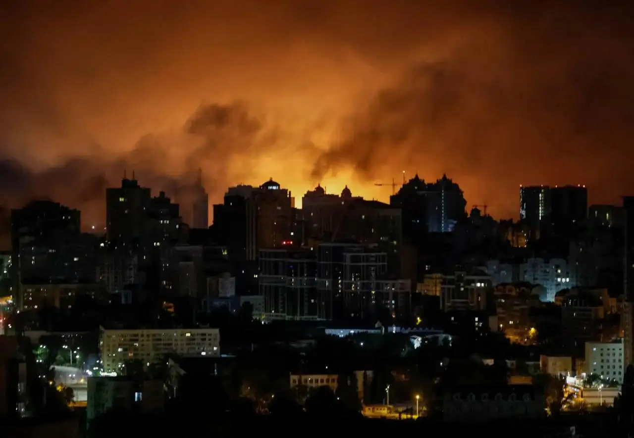 Русия нанесе масирани комбинирани удари в Киев с крилати, балистични ракети и дронове