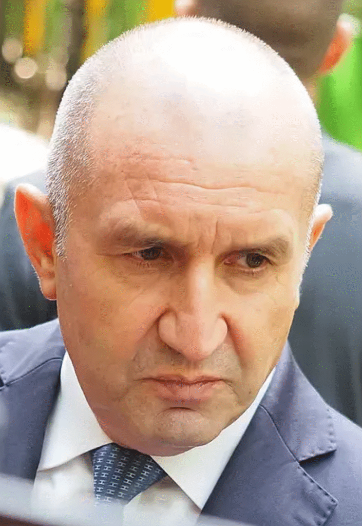 Тежко предупреждение към Радев от…