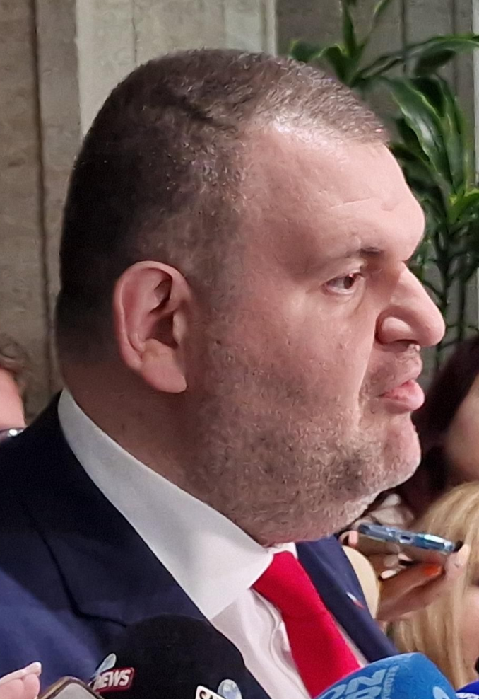 Пеевски: Искате ли да блокирам парламента всеки ден? Никой няма да вземе властта през улицата