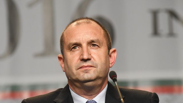 ИЗВЪНРЕДНО: Радев наложи вето на закона за „Лукойл“