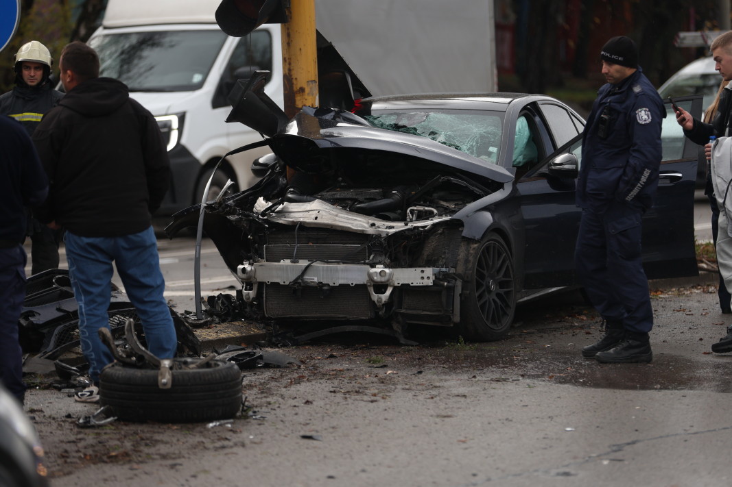 Извънредно! Тежка катастрофа в София