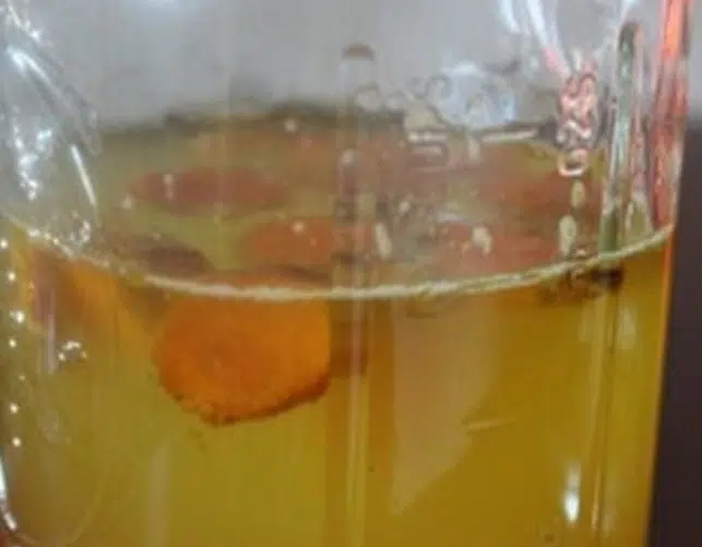 Навих майка ми да пие куркума с гореща вода в продължение на…