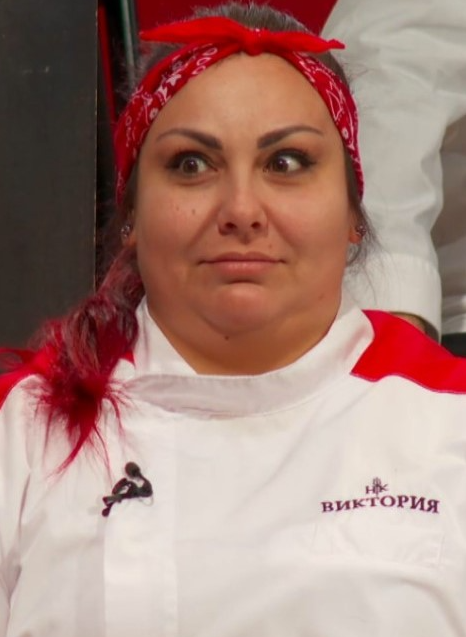 Направо е нов човек! Любимата Вики на шеф Ангелов от 'Хелс китчън' се стопи до неузнаваемост! Супер мацка (СНИМКИ)