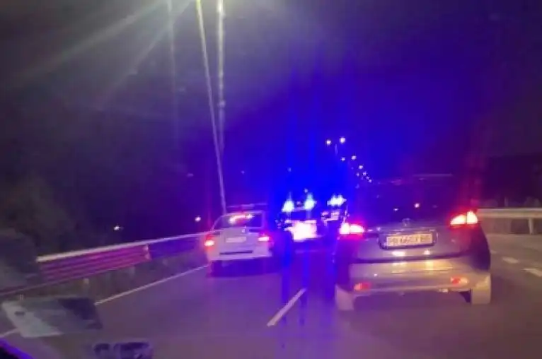 Голяма трагедия! Моторист е загинал. Пълно е с полиция в…