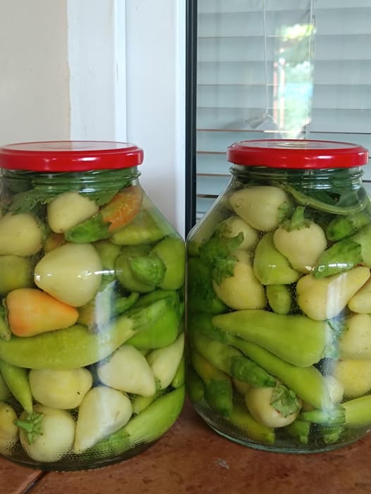 Колкото и буркани да затворя от тези чушчици, все не стигат! Опитайте!