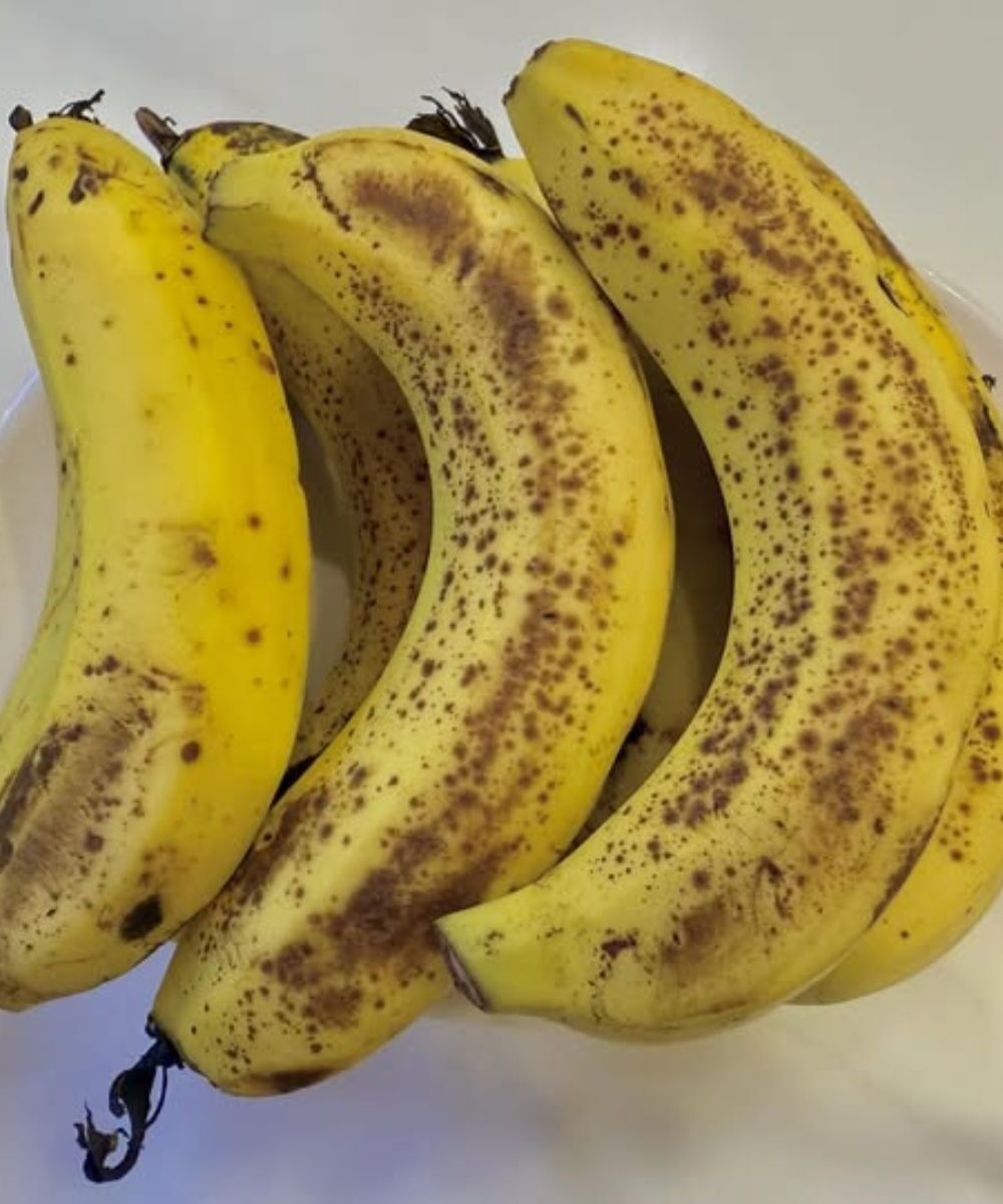 Лекари разкриват, че яденето на банани вечер води до…