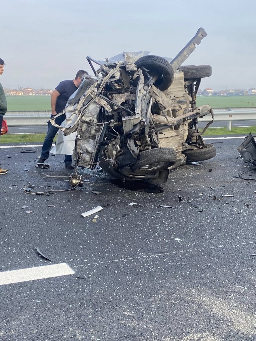 От последните минути: Двама загинаха в зверска катастрофа