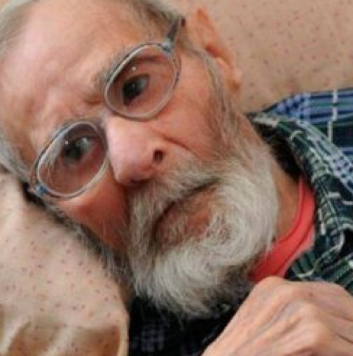 Роднините на дядото го завели в дом за възрастни хора. Когато си тръгвали, внукът му задал на баща си само един въпрос