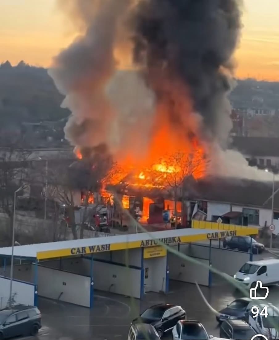 Извънредно: Голям пожар бушува, летят пожарни