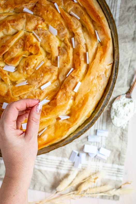 Избери си число от 1 до 60 и виж какво е твоето късметче от баницата!