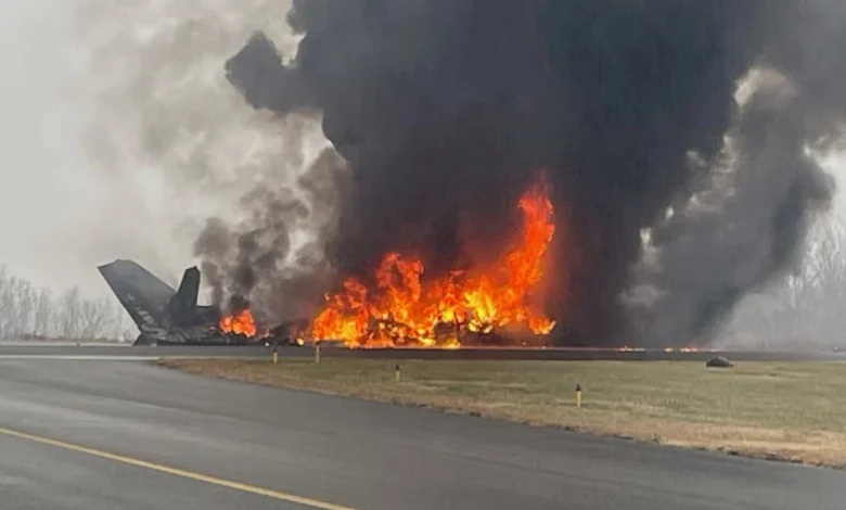 Неописуема трагедия! Самолетна катастрофа погуби легендарен състезател и семейството му