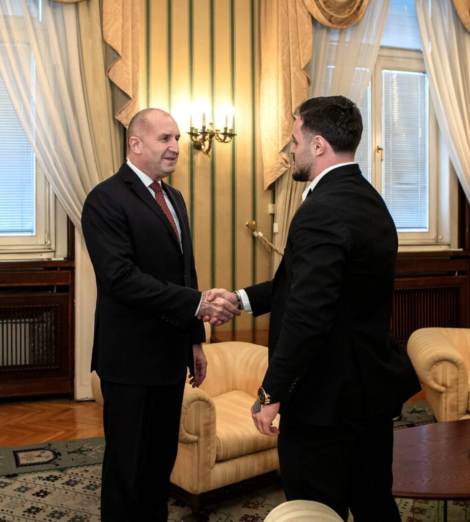 Да! Истина е новината за президента Радев и Карлос Насар