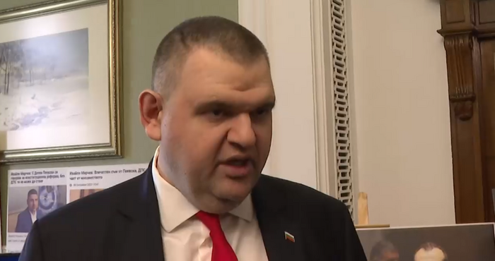 Пеевски пусна медиите в кабинета си и ги остави без думи